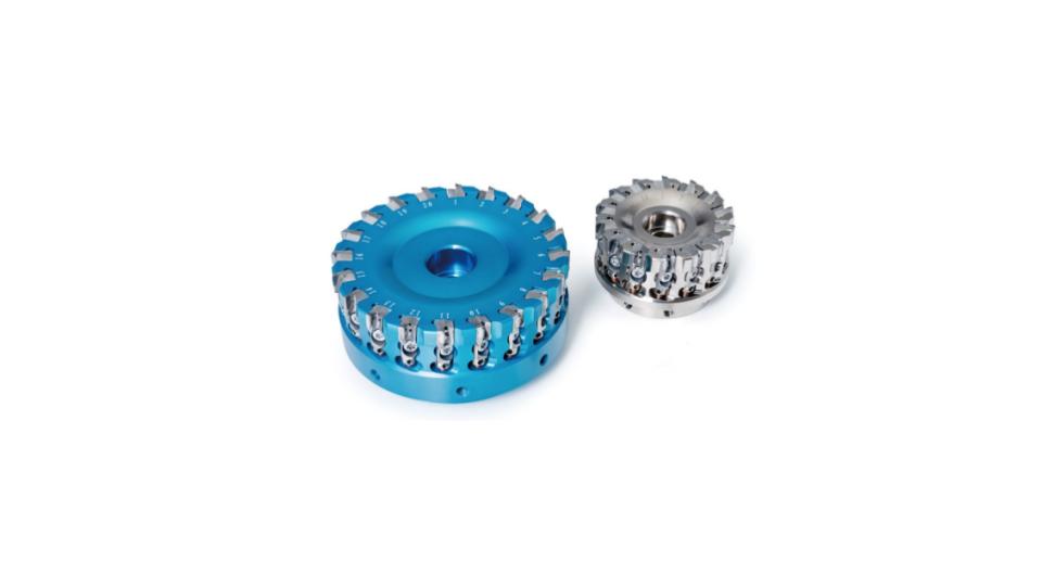 Multifunctional milling cutter with center cutting edge DoMultiRec